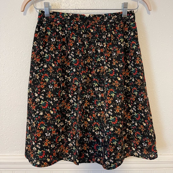J. Crew Floral Skirt, Size 2 - Picture 4 of 4